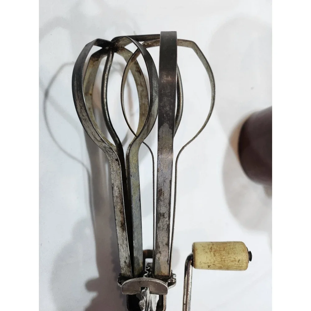 Vintage Hand Mixer- TAPLIN MFG CO. NEW BRITAIN CONN.USA & HULL OVENPROOF USA MUG